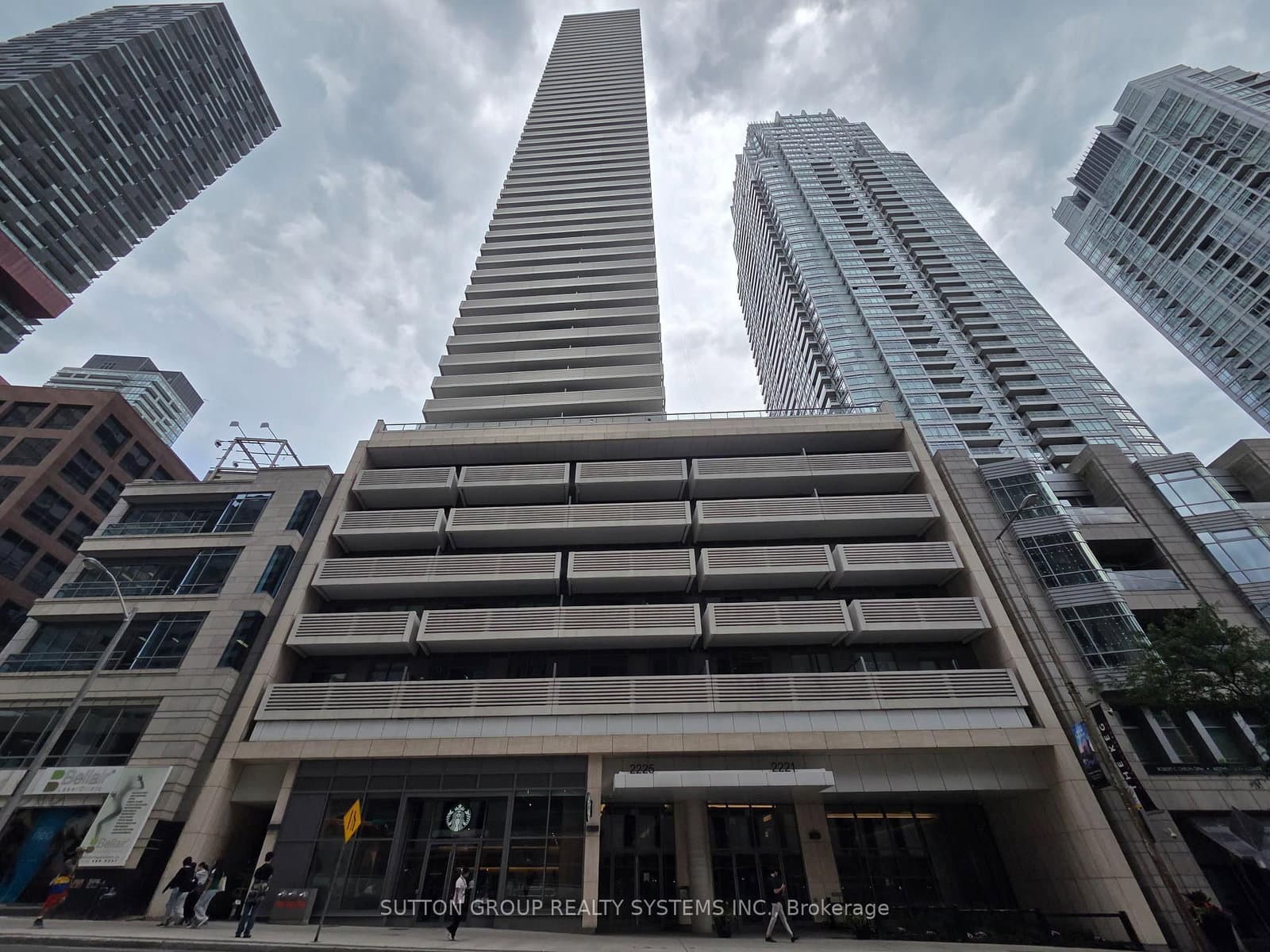 Photo of Yonge Street in Toronto · Mount Pleasant West