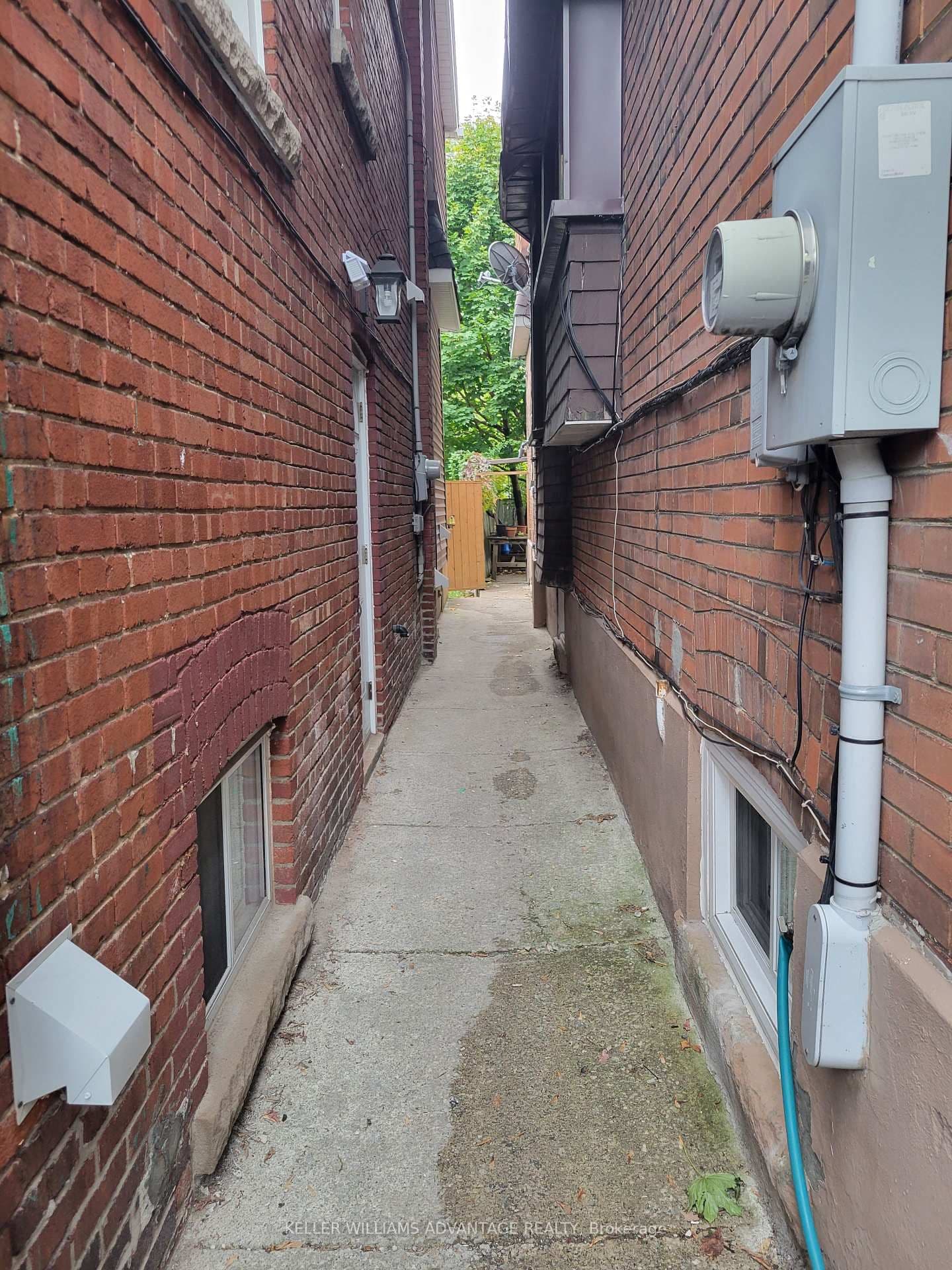 Lauder Avenue in Toronto · Oakwood Village — photo 2