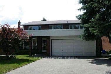 Photo of Saddletree Drive in Toronto · Bayview Woods-Steeles