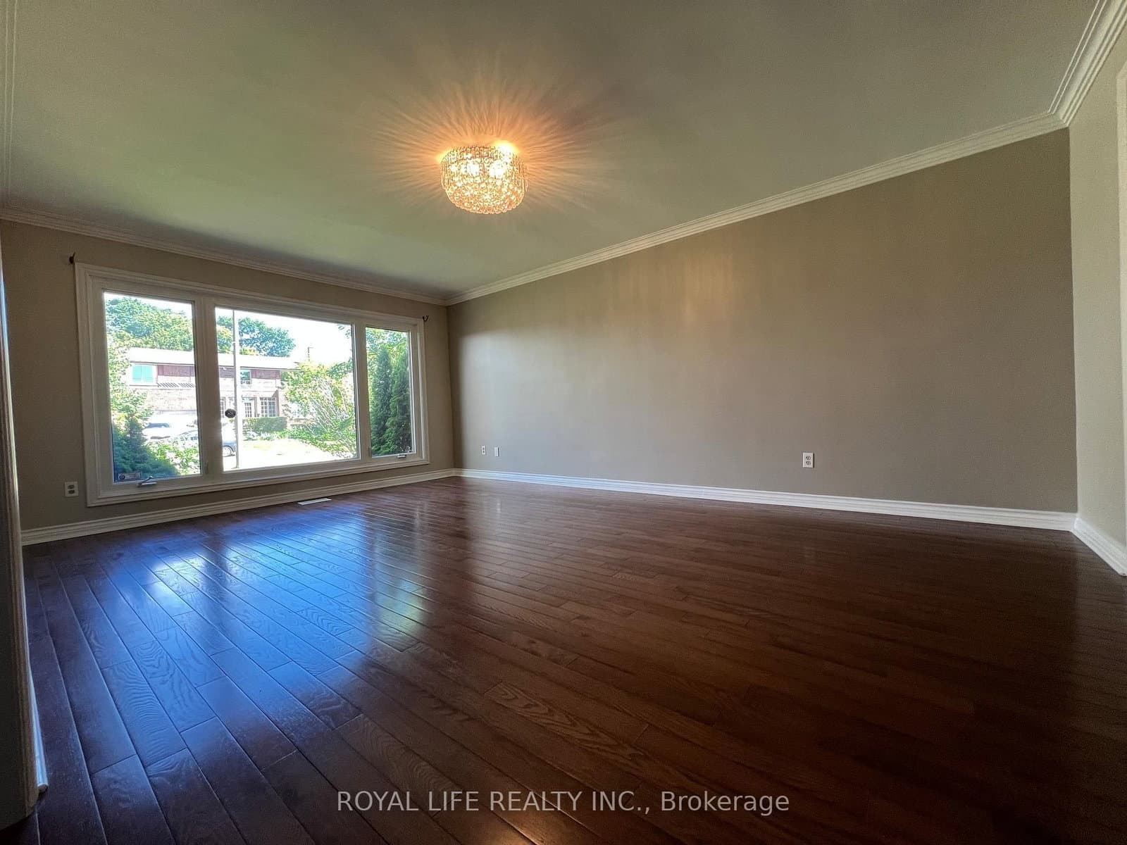 Saddletree Drive in Toronto · Bayview Woods-Steeles — photo 2