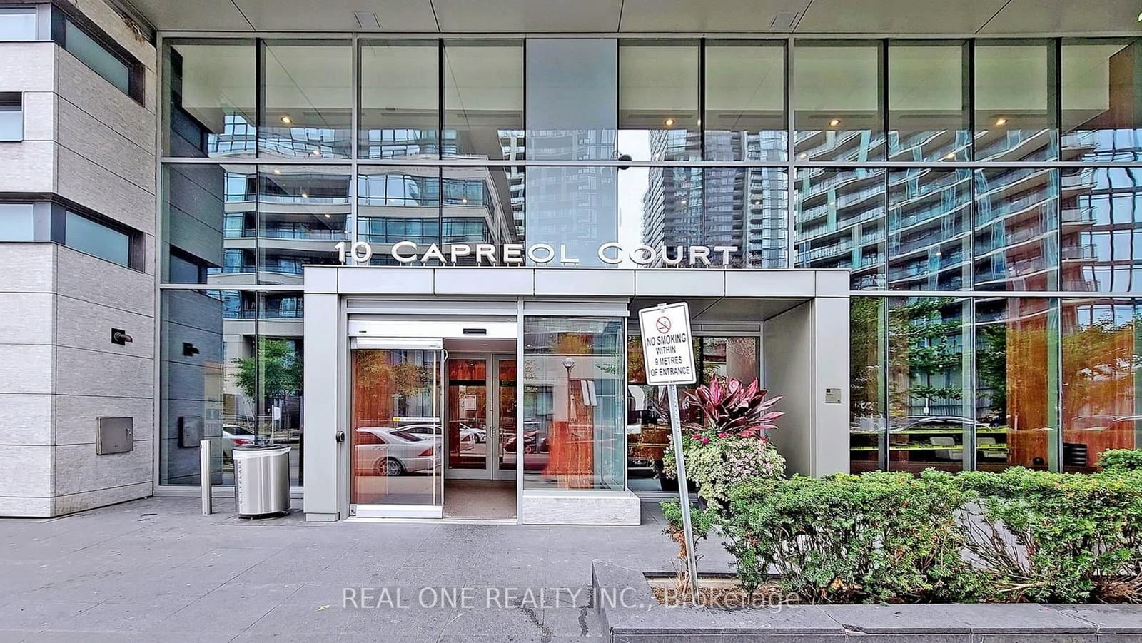 Capreol Court in Toronto · Waterfront Communities C1 — photo 3