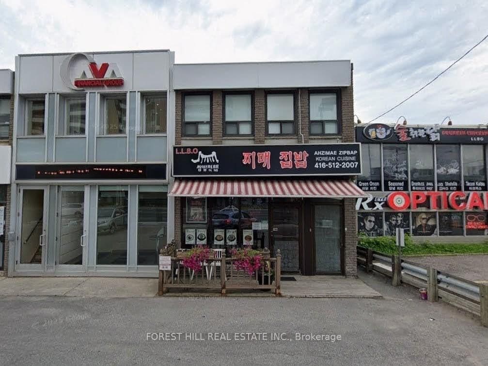 Photo of Yonge Street in Toronto · Newtonbrook West
