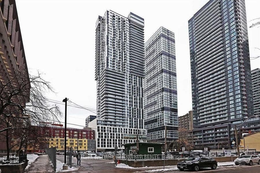 Photo of Jarvis Street in Toronto · Church-Yonge Corridor