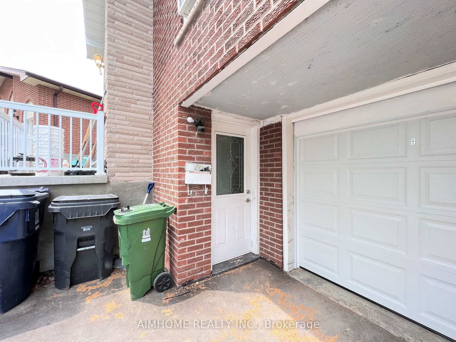 James Gray Drive in Toronto · Bayview Woods-Steeles — photo 2