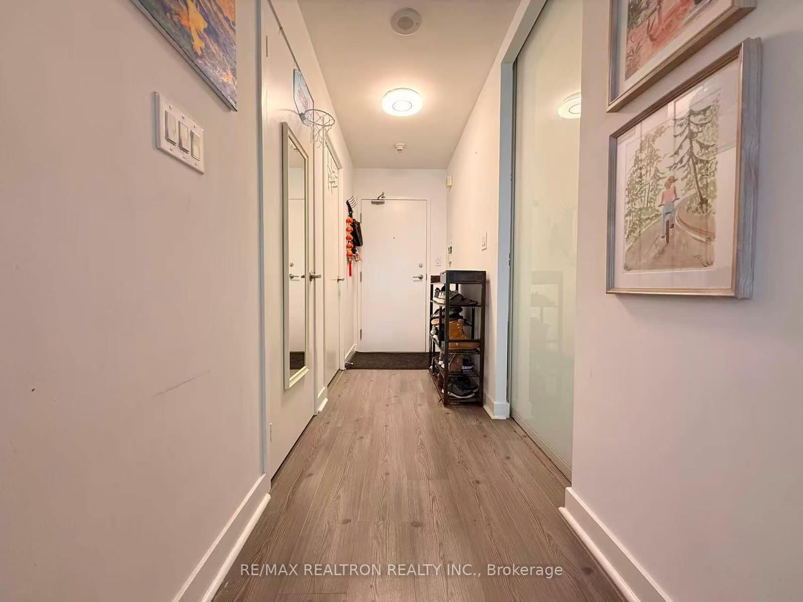 4K Spadina Avenue in Toronto · Waterfront Communities C1 — photo 3