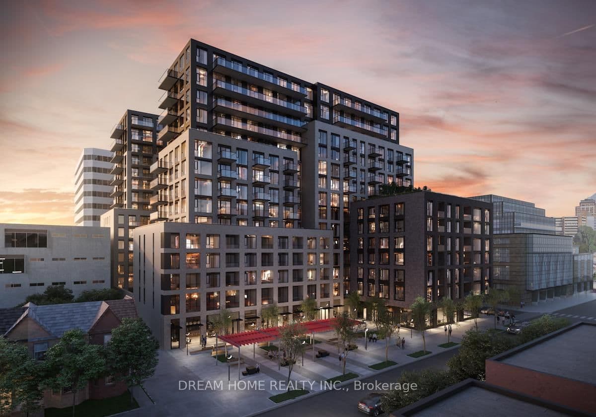 Photo of Richmond Street in Toronto · Waterfront Communities C1