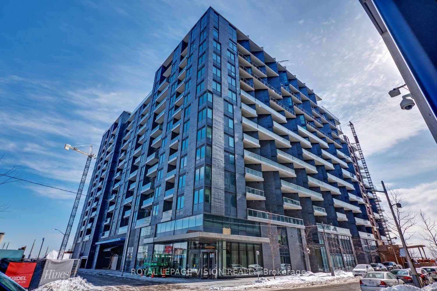 Photo of Edgewater Drive in Toronto · Waterfront Communities C8
