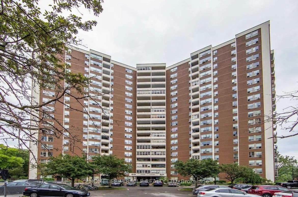 Photo of Pavane Linkway in Toronto · Flemingdon Park