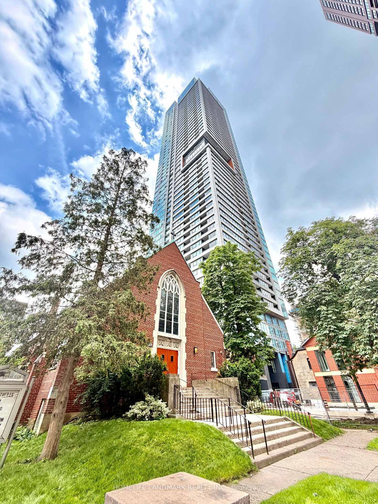 Photo of Sherbourne Street in Toronto · North St. James Town