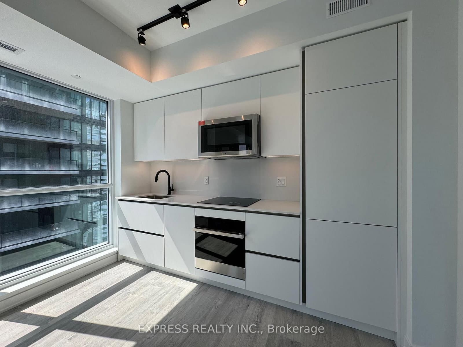 King Street in Toronto · Waterfront Communities C1 — photo 3
