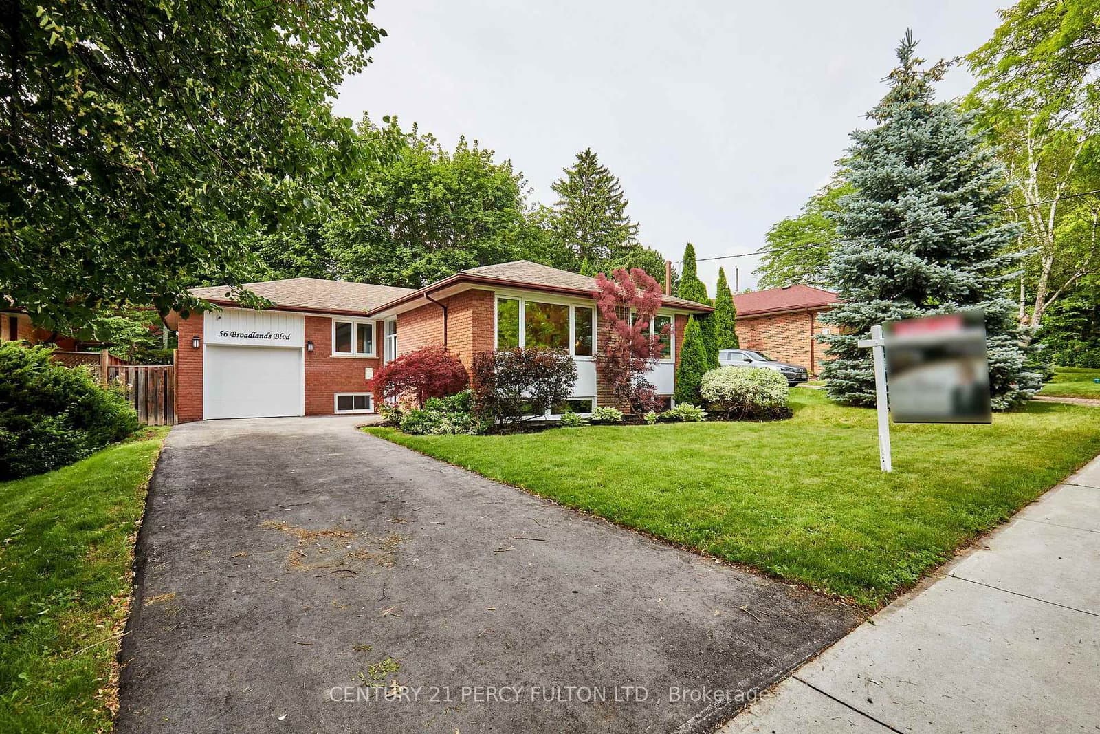 Photo of Broadlands Boulevard in Toronto · Parkwoods-Donalda