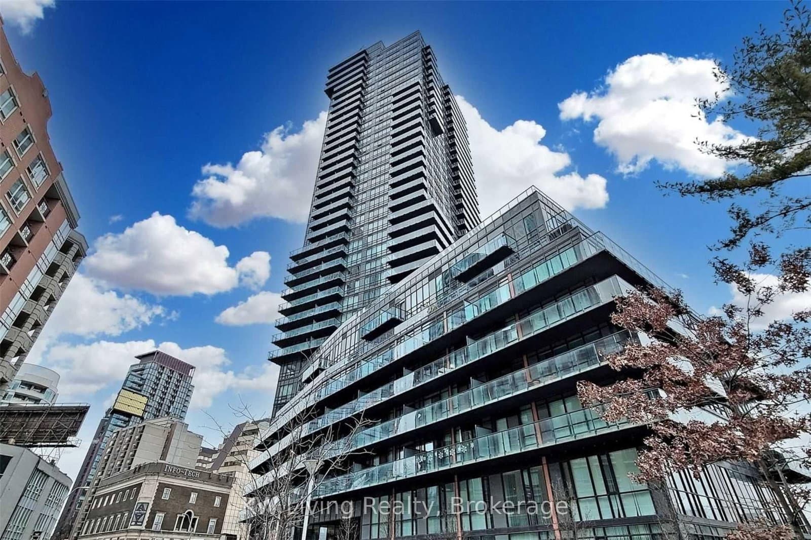 Photo of Church Street in Toronto · Rosedale-Moore Park