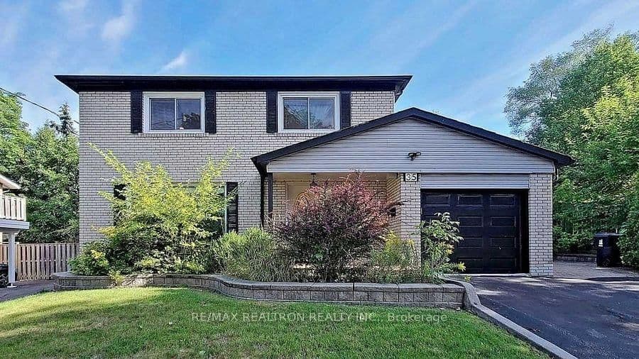 Rochelle Crescent in Toronto · Don Valley Village — photo 2