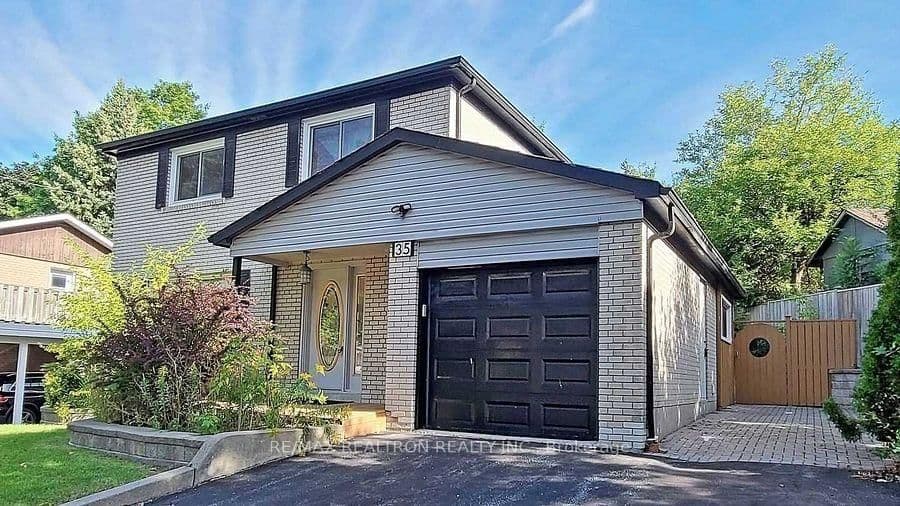 Rochelle Crescent in Toronto · Don Valley Village — photo 3