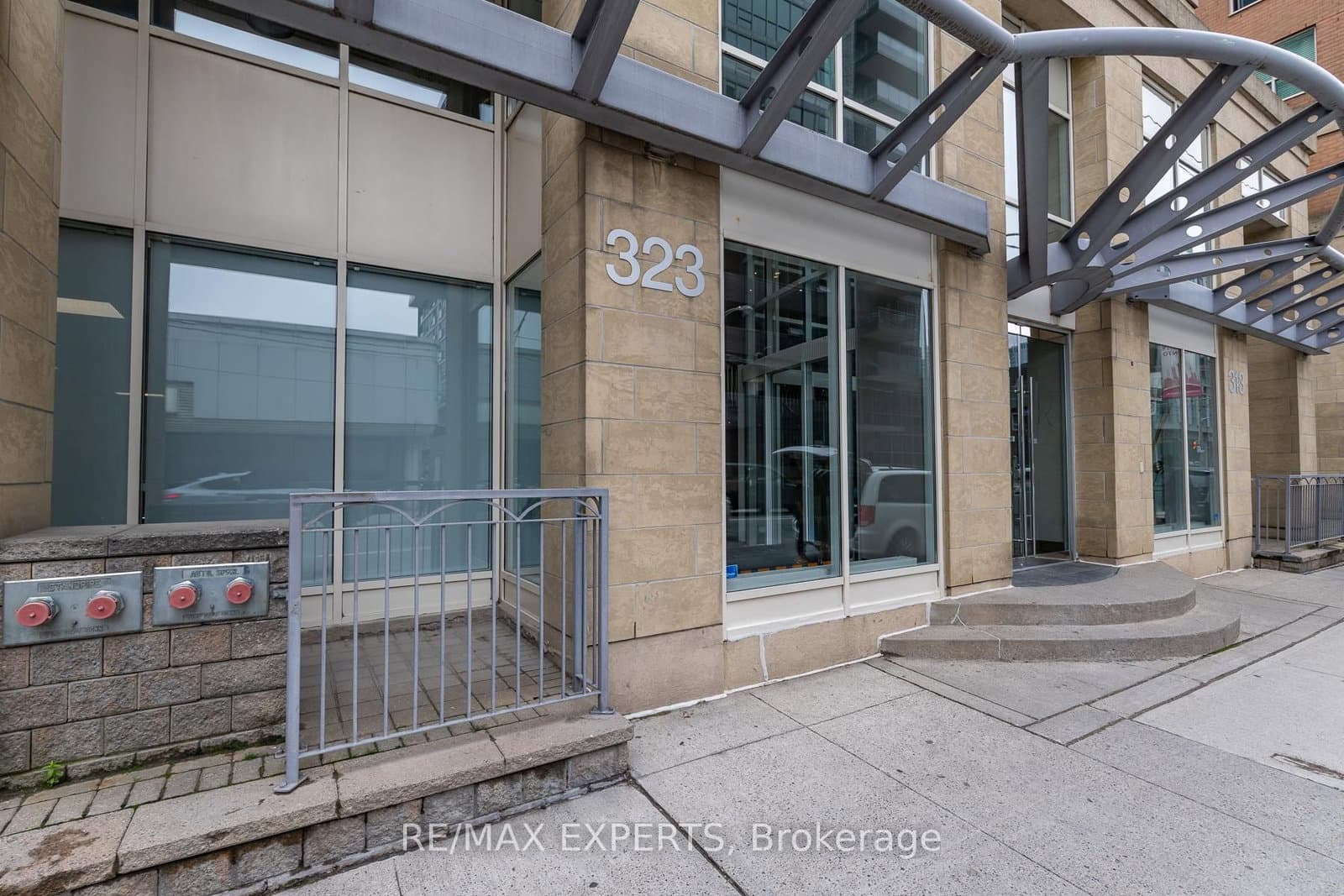 Richmond Street in Toronto · Moss Park — photo 3