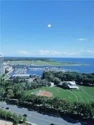 Photo of Fort York Boulevard in Toronto · Niagara