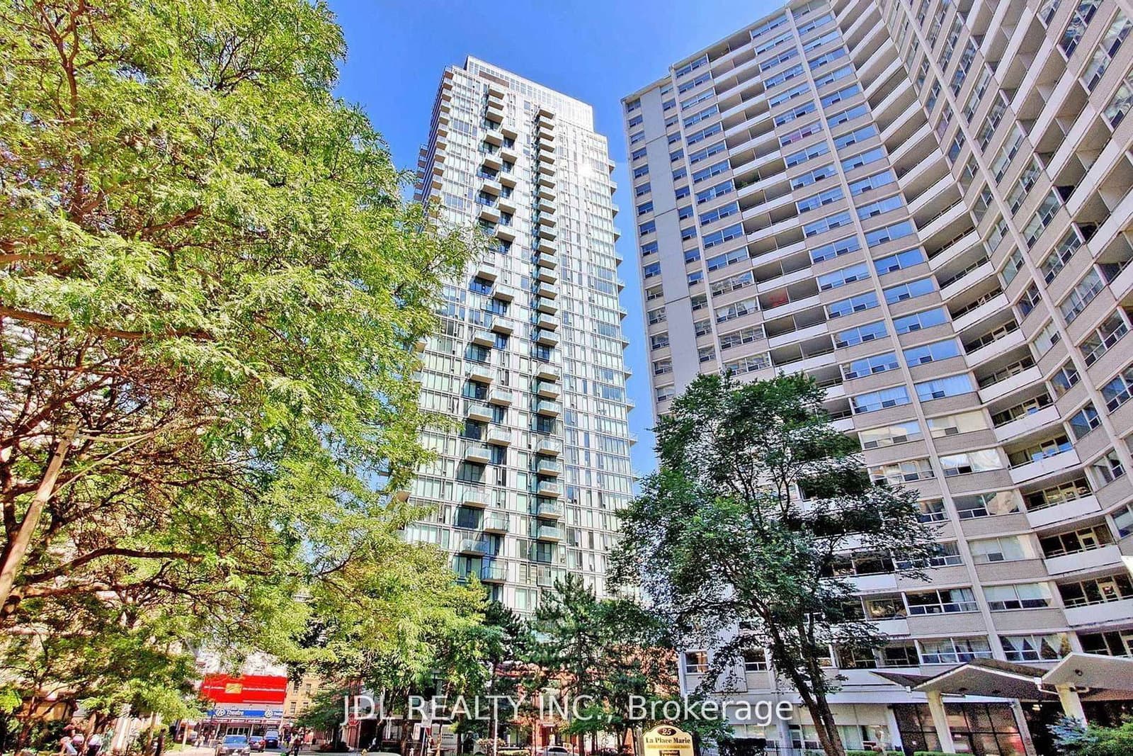 Photo of St Nicholas Street in Toronto · Bay Street Corridor