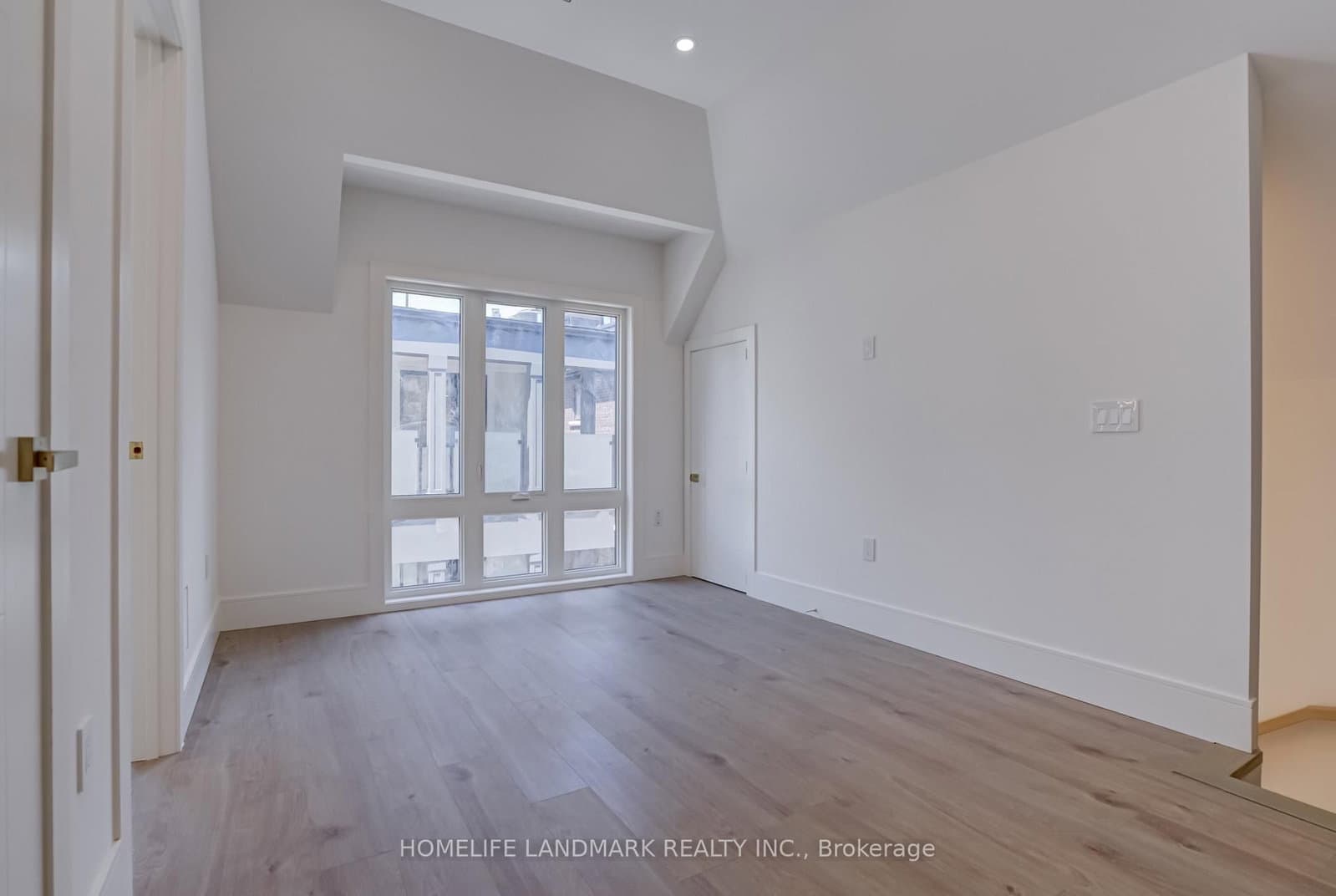 Coulson Avenue Cosmopolitan in Toronto · Forest Hill South — photo 3