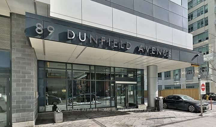Dunfield Avenue in Toronto · Mount Pleasant West — photo 2