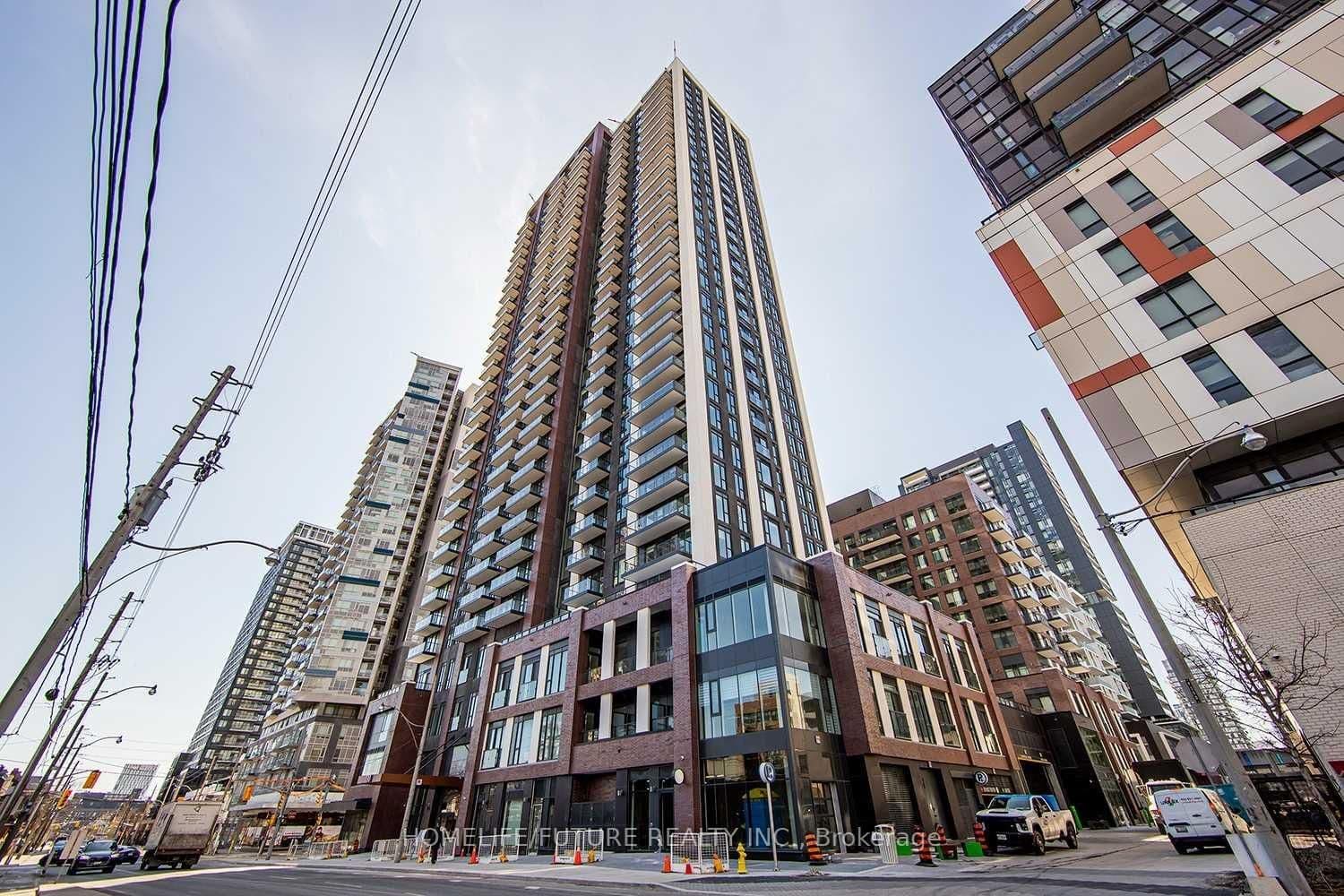 Photo of River Street in Toronto · Regent Park