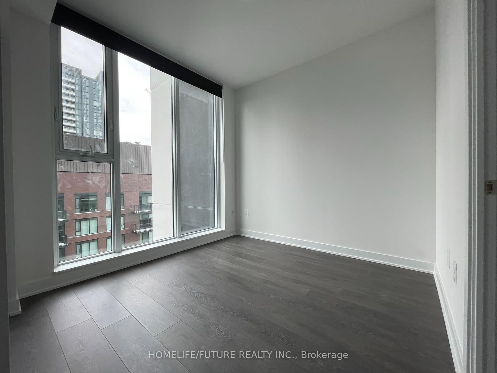 River Street in Toronto · Regent Park — photo 2