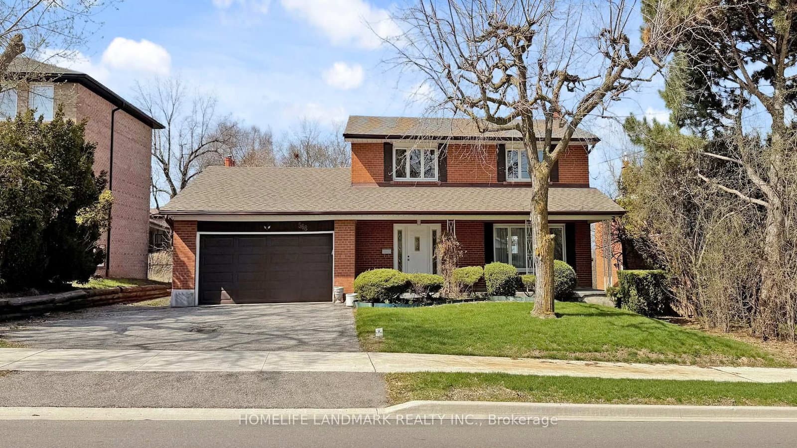 Photo of Cummer Avenue in Toronto · Bayview Woods-Steeles