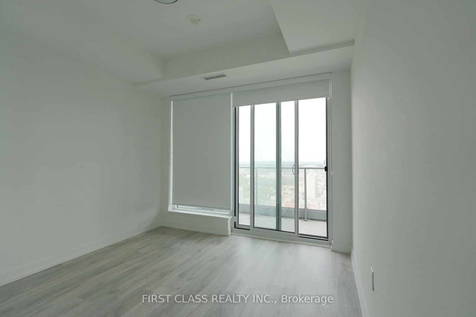Golden Lion Heights in Toronto · Newtonbrook East — photo 2