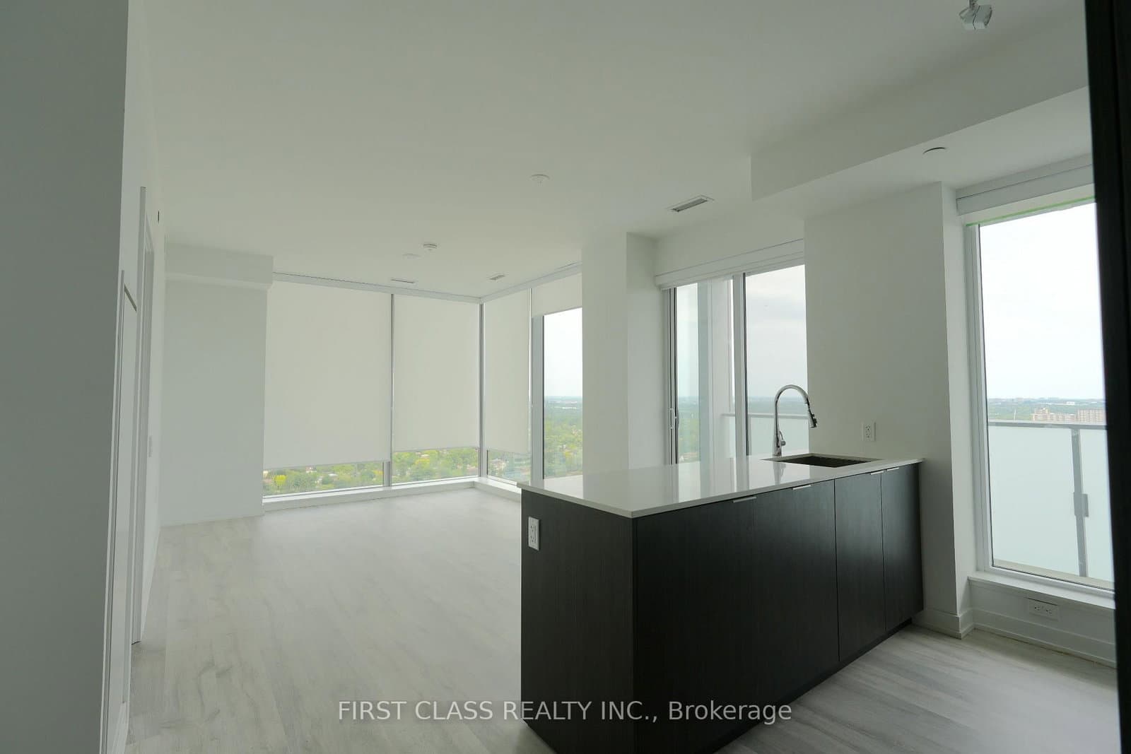 Golden Lion Heights in Toronto · Newtonbrook East — photo 3
