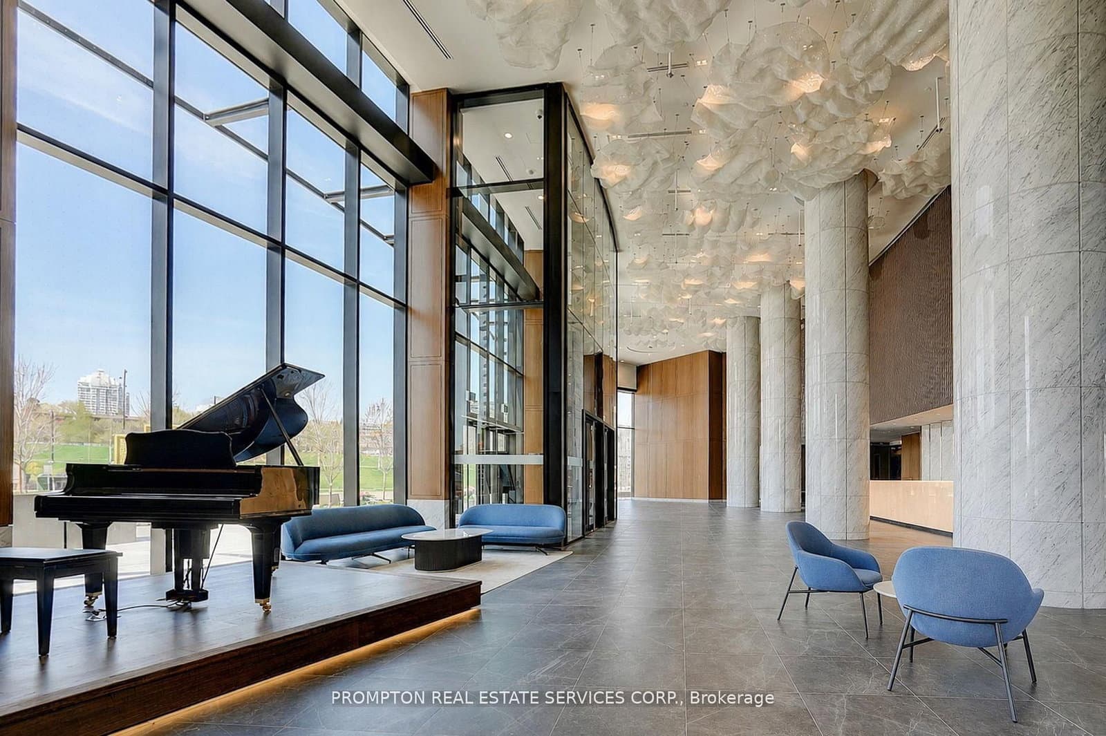 Photo of Esther Shiner Boulevard in Toronto · Bayview Village