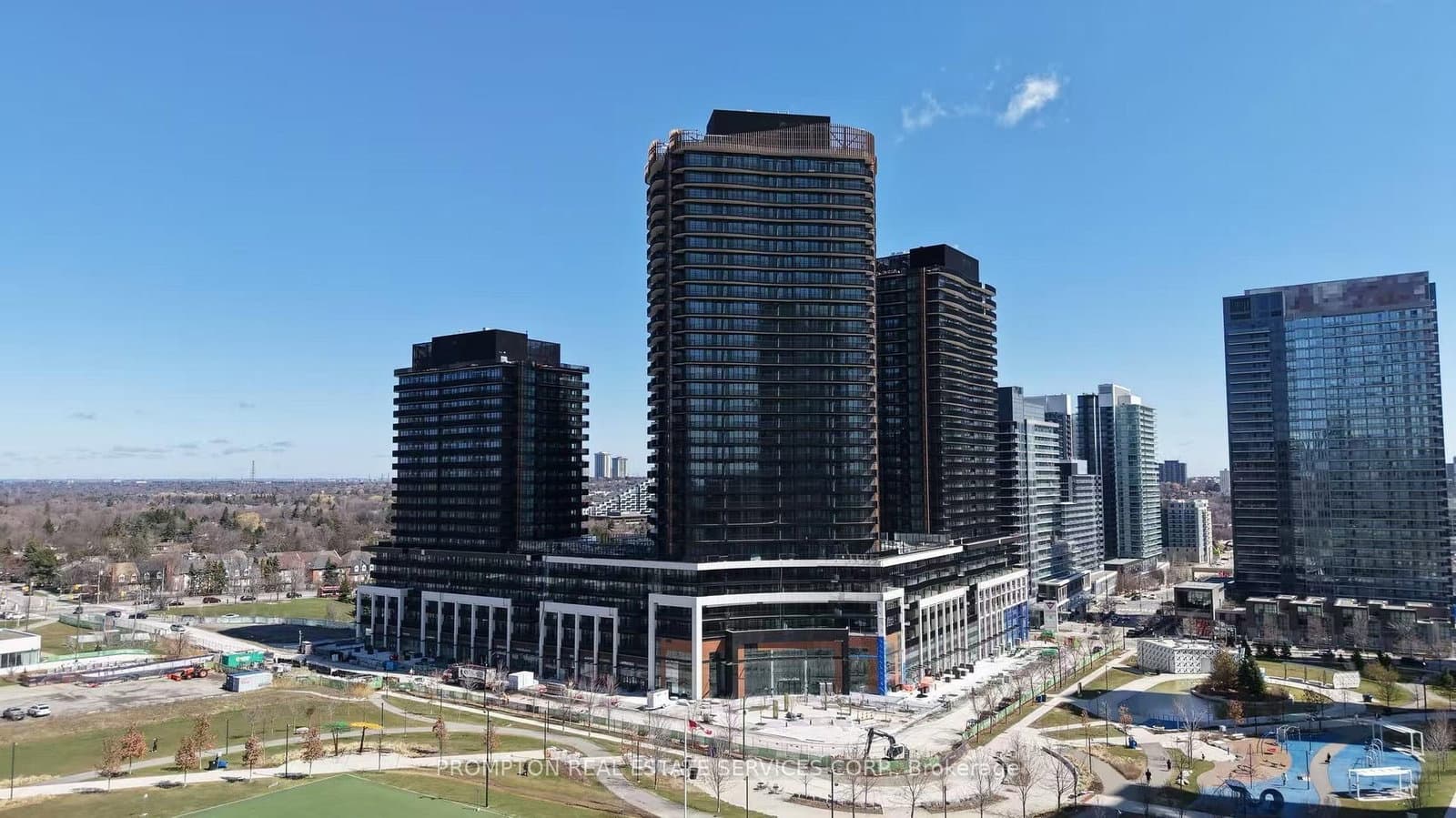 Esther Shiner Boulevard in Toronto · Bayview Village — photo 3