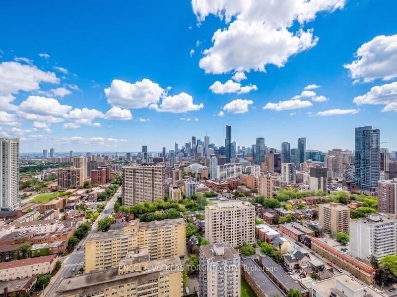 Photo of Charles Street in Toronto · Church-Yonge Corridor