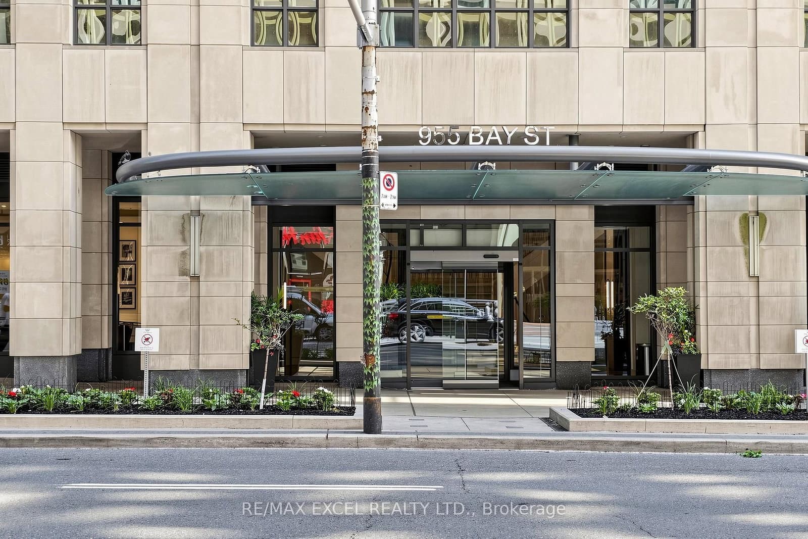Bay Street in Toronto · Bay Street Corridor — photo 3