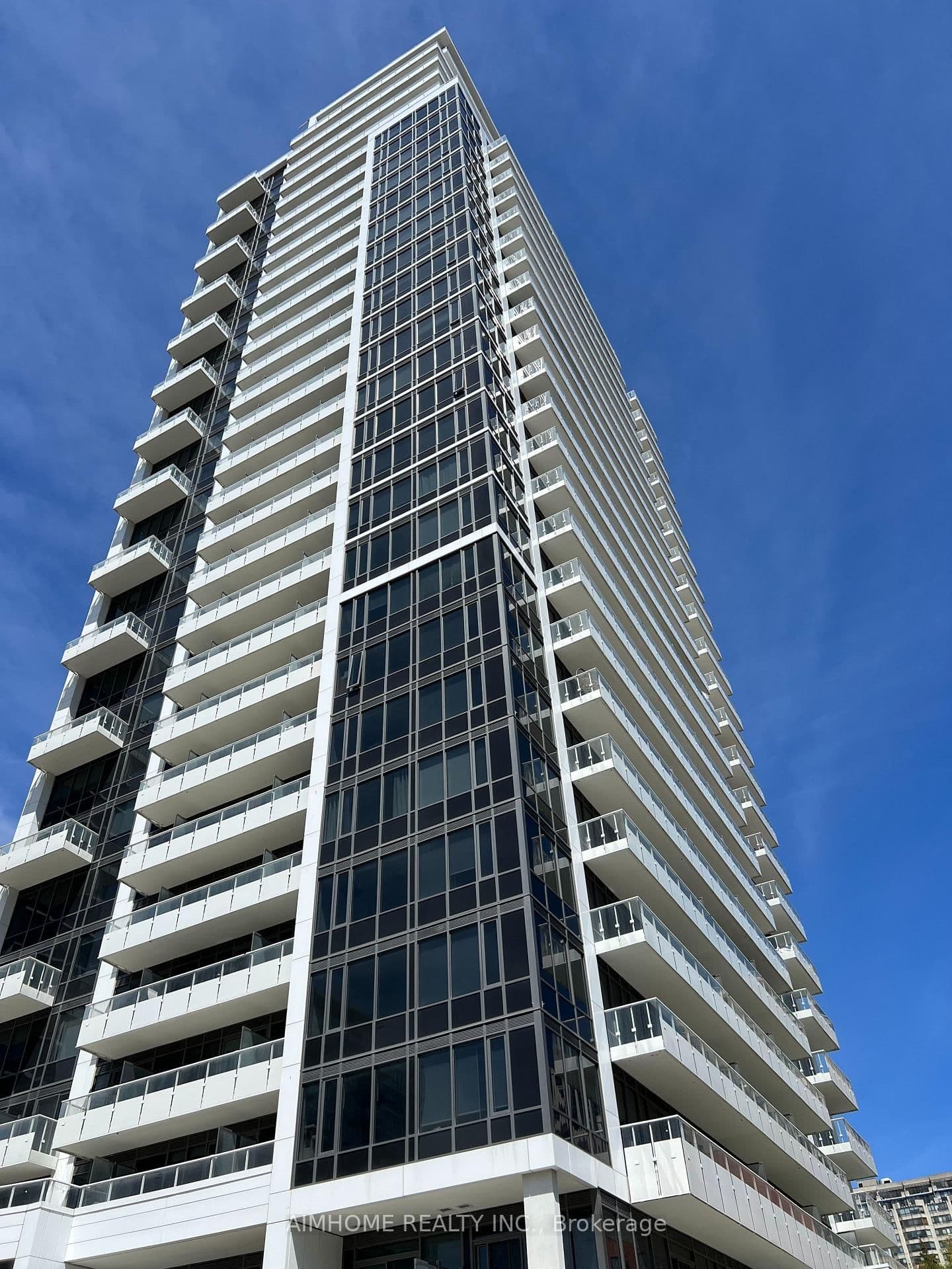 Canterbury Place in Toronto · Willowdale West — photo 2