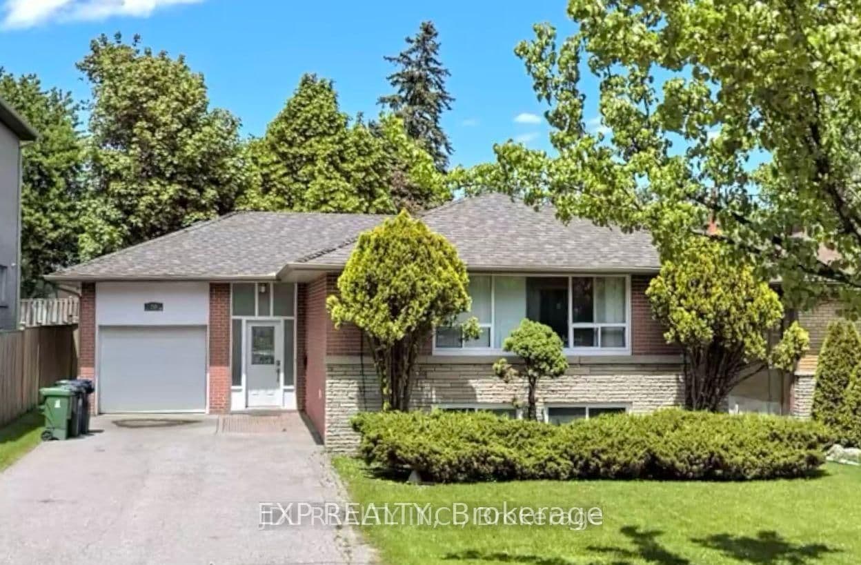 Photo of maureen Drive in Toronto · Bayview Village