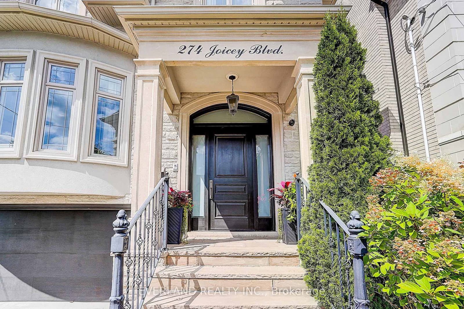 Joicey Boulevard in Toronto · Bedford Park-Nortown — photo 3