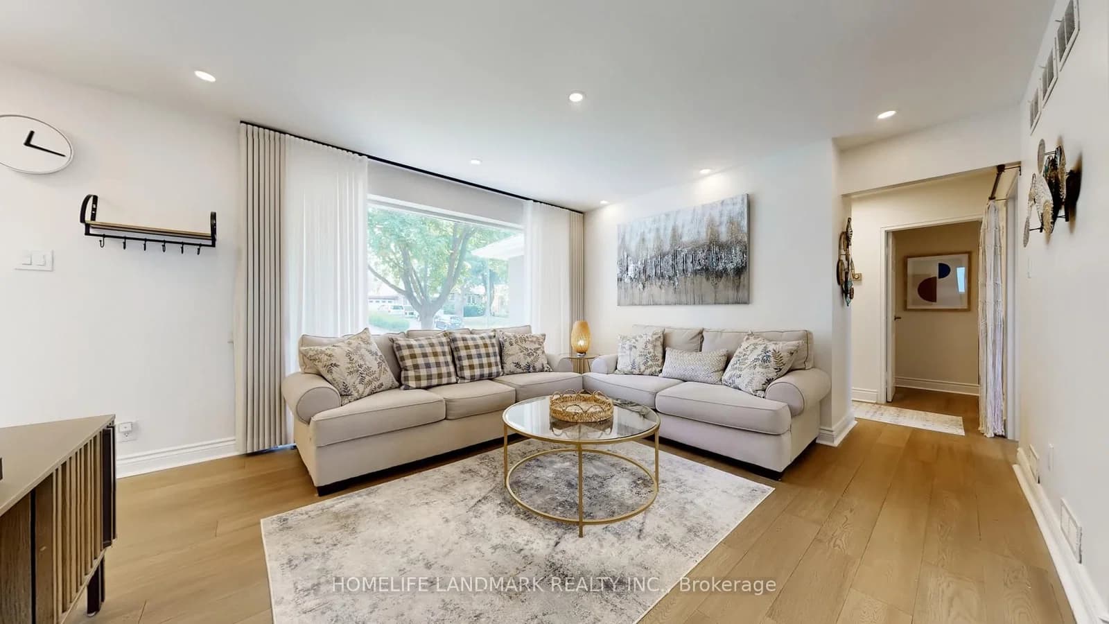 Paperbirch Drive in Toronto · Banbury-Don Mills — photo 3