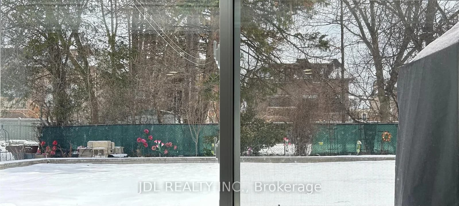 Willowdale Ave Avenue Bedroom A Bsmt in Toronto · Newtonbrook East — photo 2