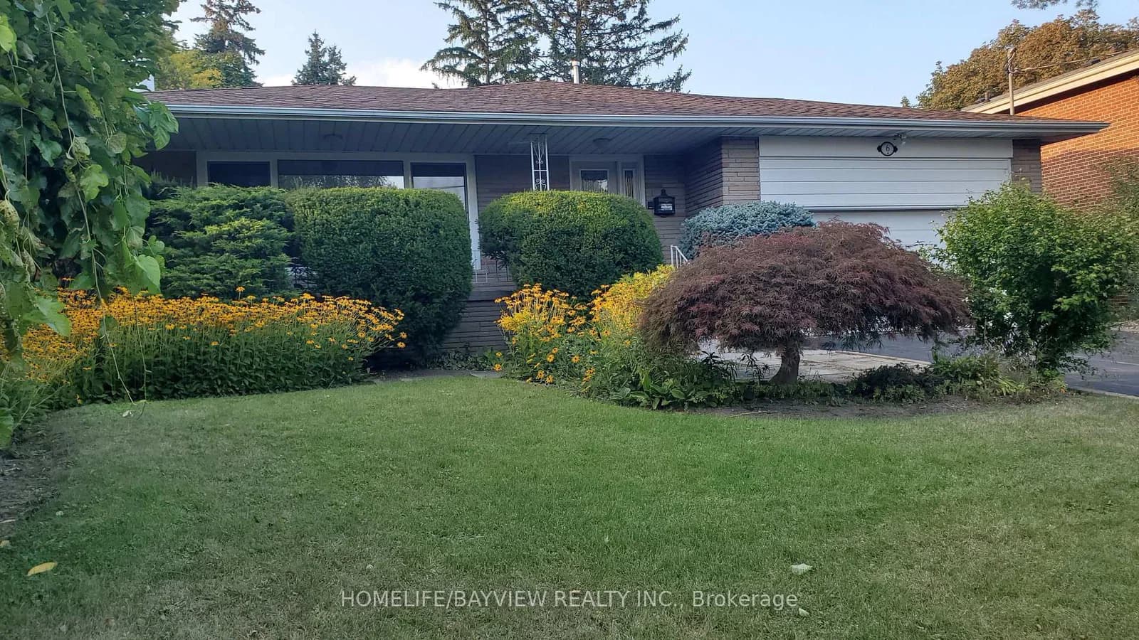 Restwell Crescent in Toronto · Bayview Village — photo 2