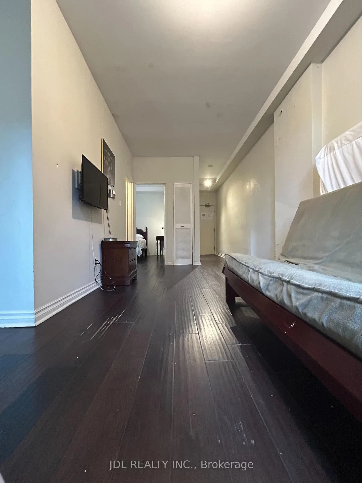 Pembroke St Street One Bedroom Unit in Toronto · Moss Park — photo 3