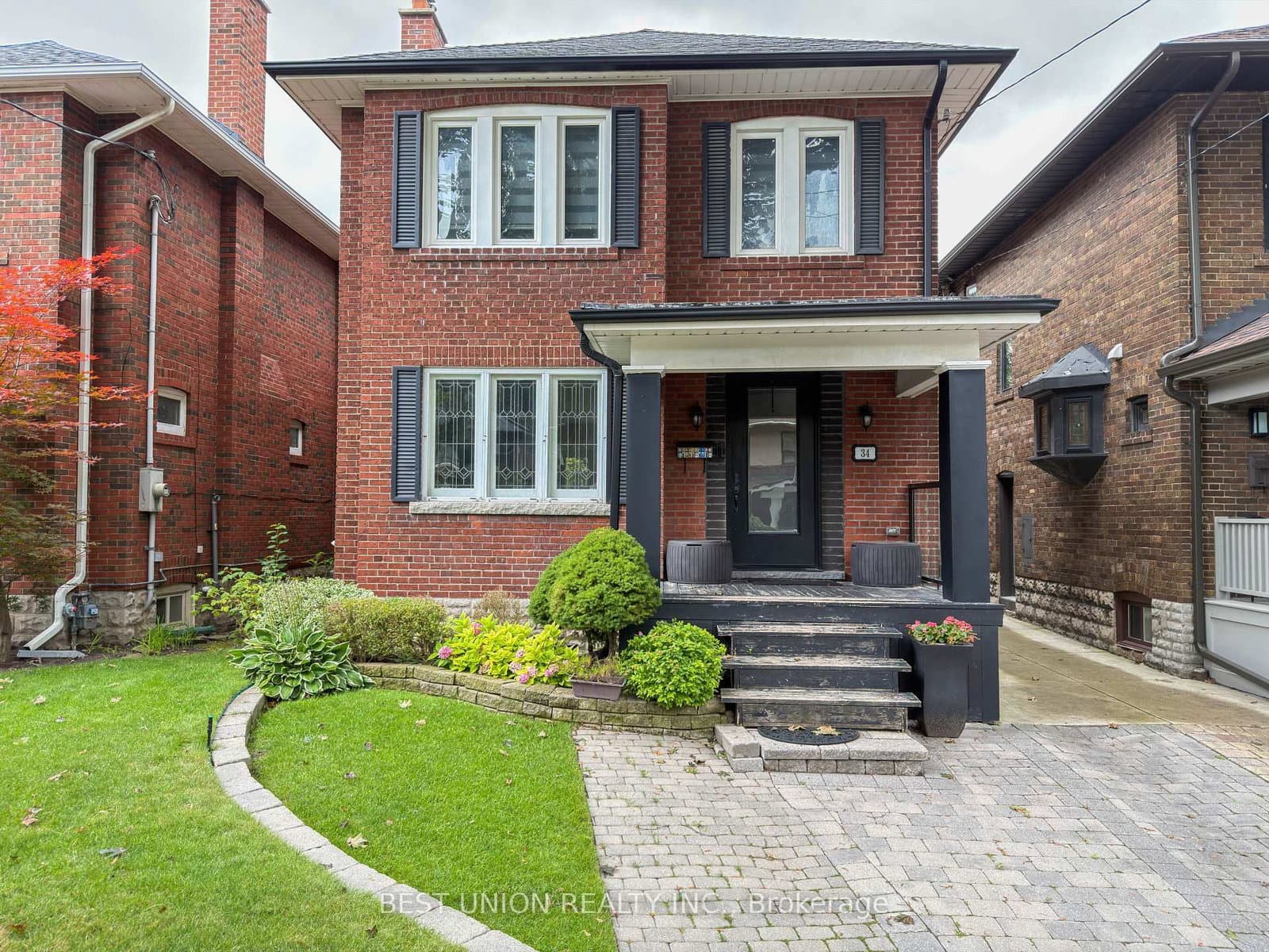 Photo of Maxwell Avenue in Toronto · Yonge-Eglinton