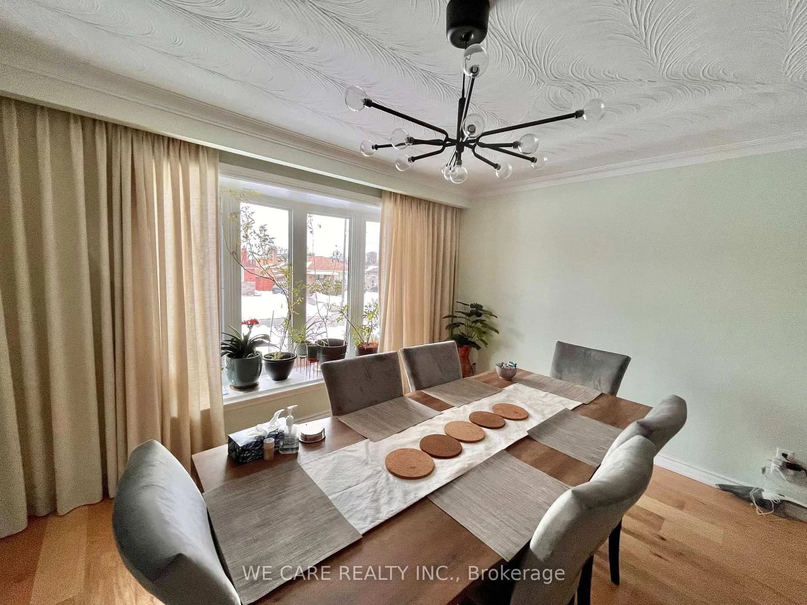 Saddle Ridge Drive in Toronto · Victoria Village — photo 2