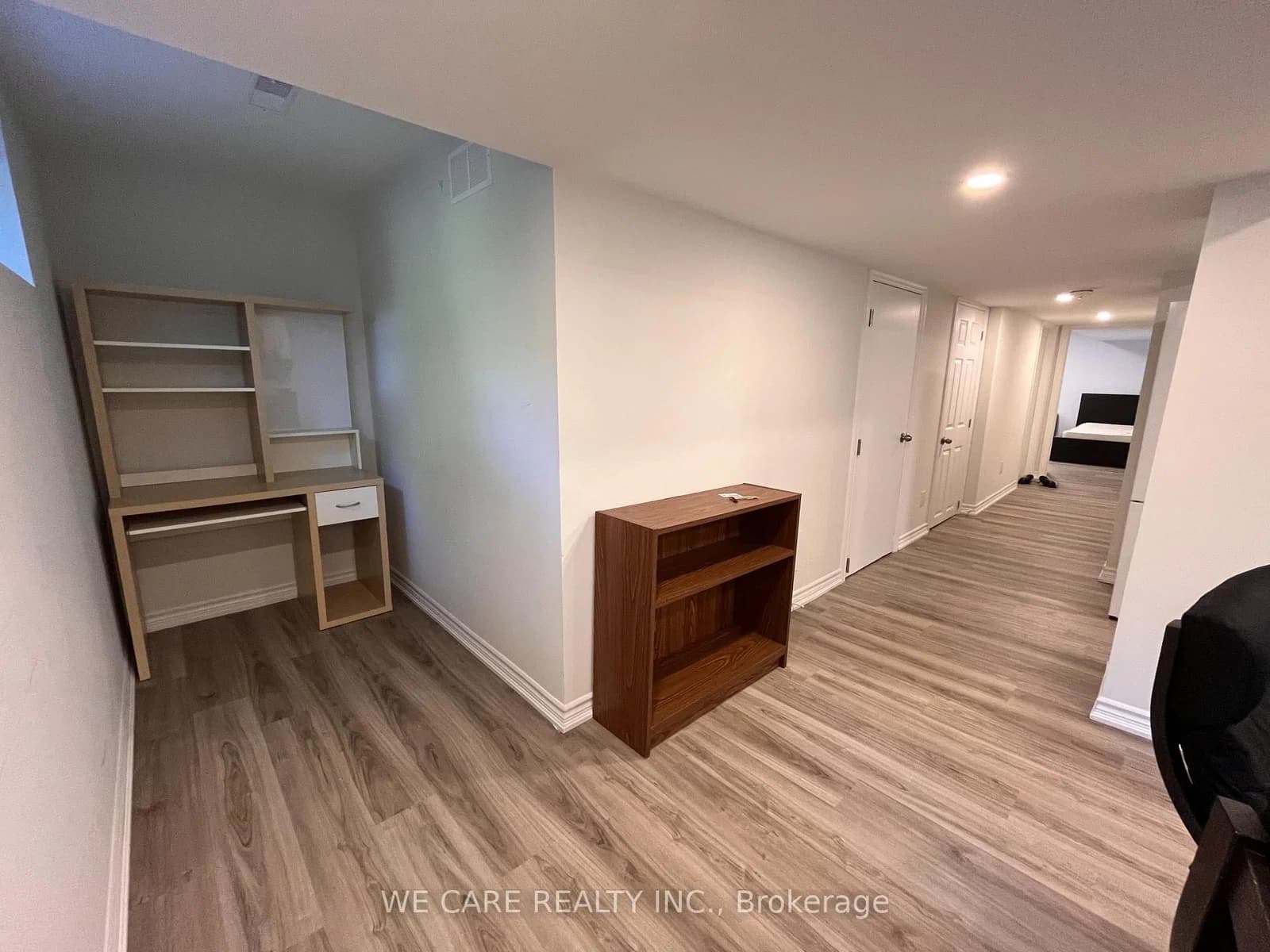 Saddle Ridge Drive in Toronto · Victoria Village — photo 3