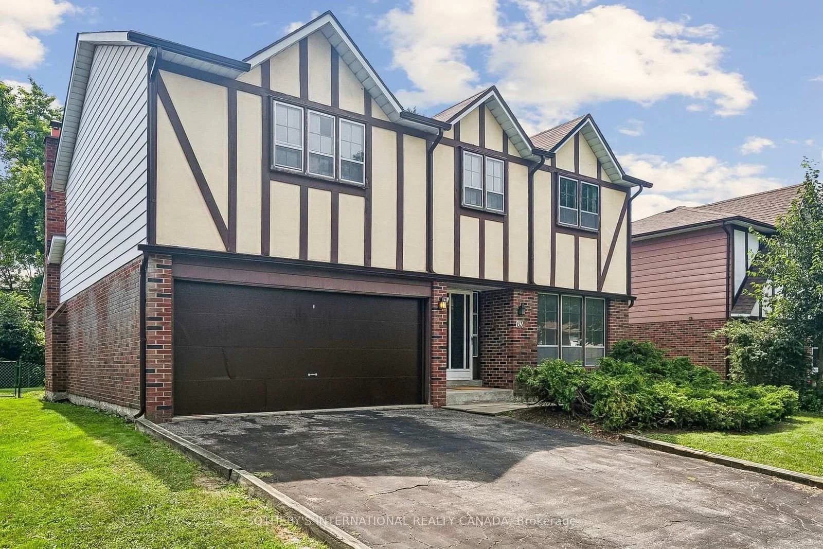 Cobblestone Drive in Toronto · Don Valley Village — photo 2