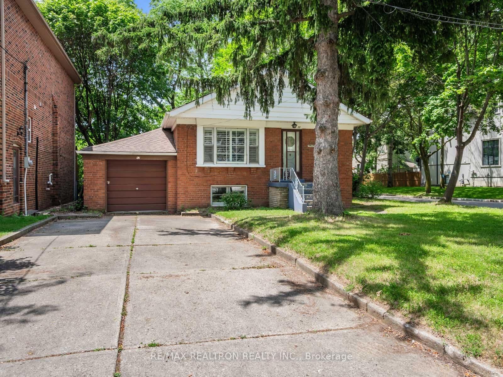 Photo of Graymar Avenue in Toronto · Clanton Park