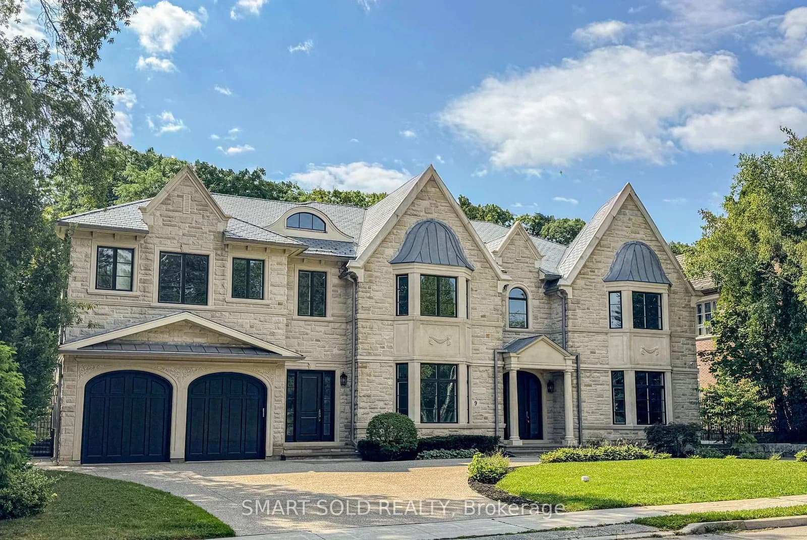 Saintfield Avenue in Toronto · Bridle Path-Sunnybrook-York Mills — photo 3