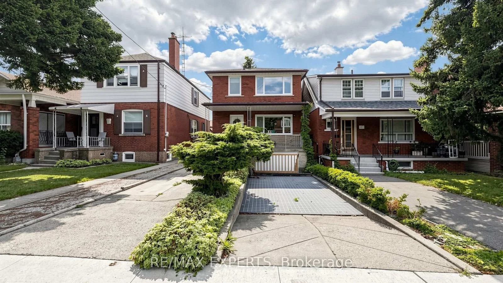 Photo of Gloucester Grove in Toronto · Oakwood Village