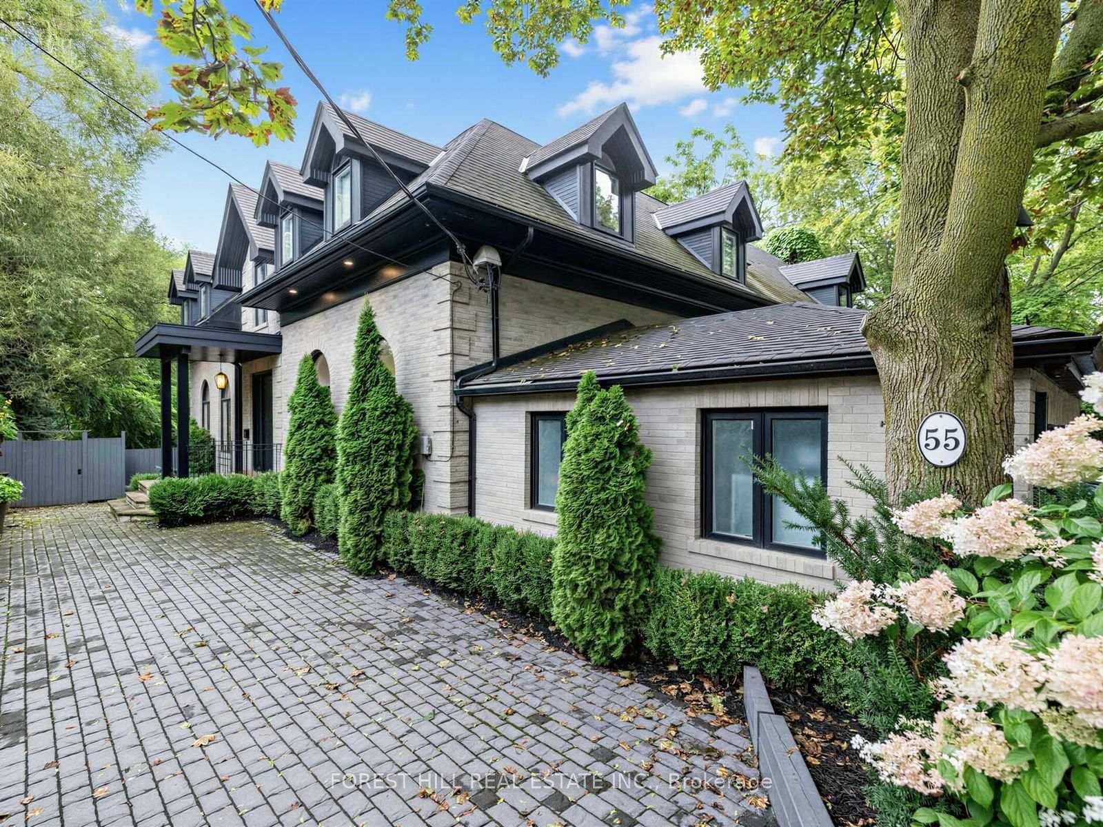 Photo of Strathearn Boulevard in Toronto · Forest Hill South