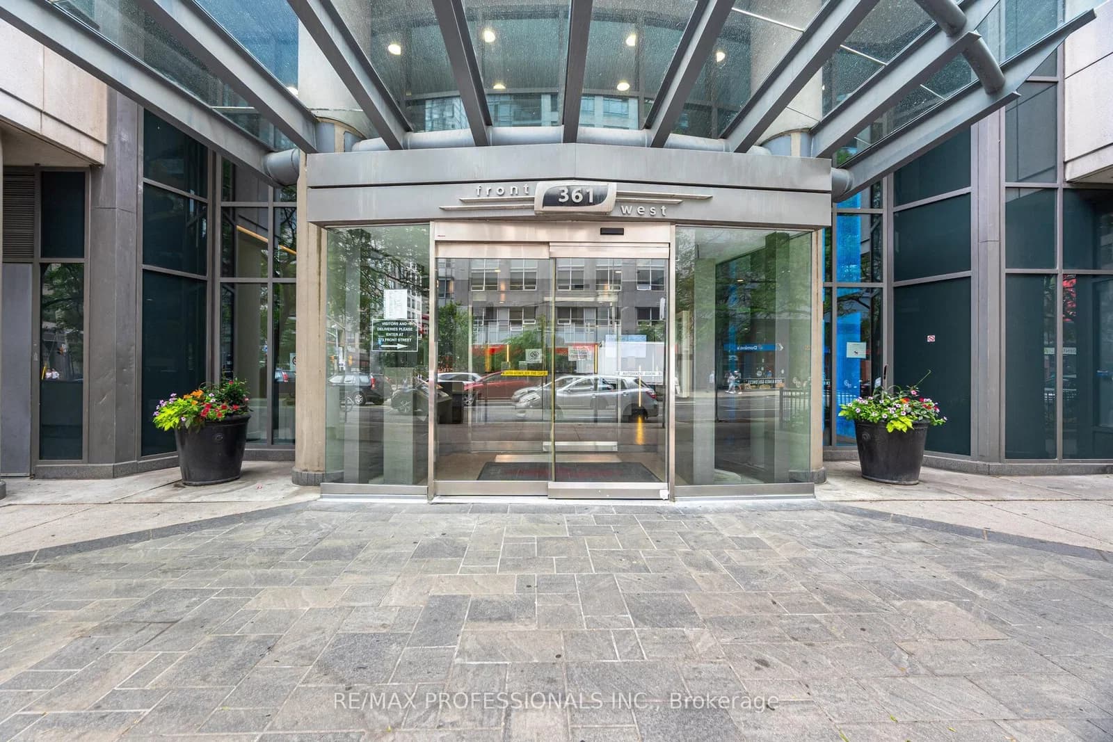 Front Street in Toronto · Waterfront Communities C1 — photo 2