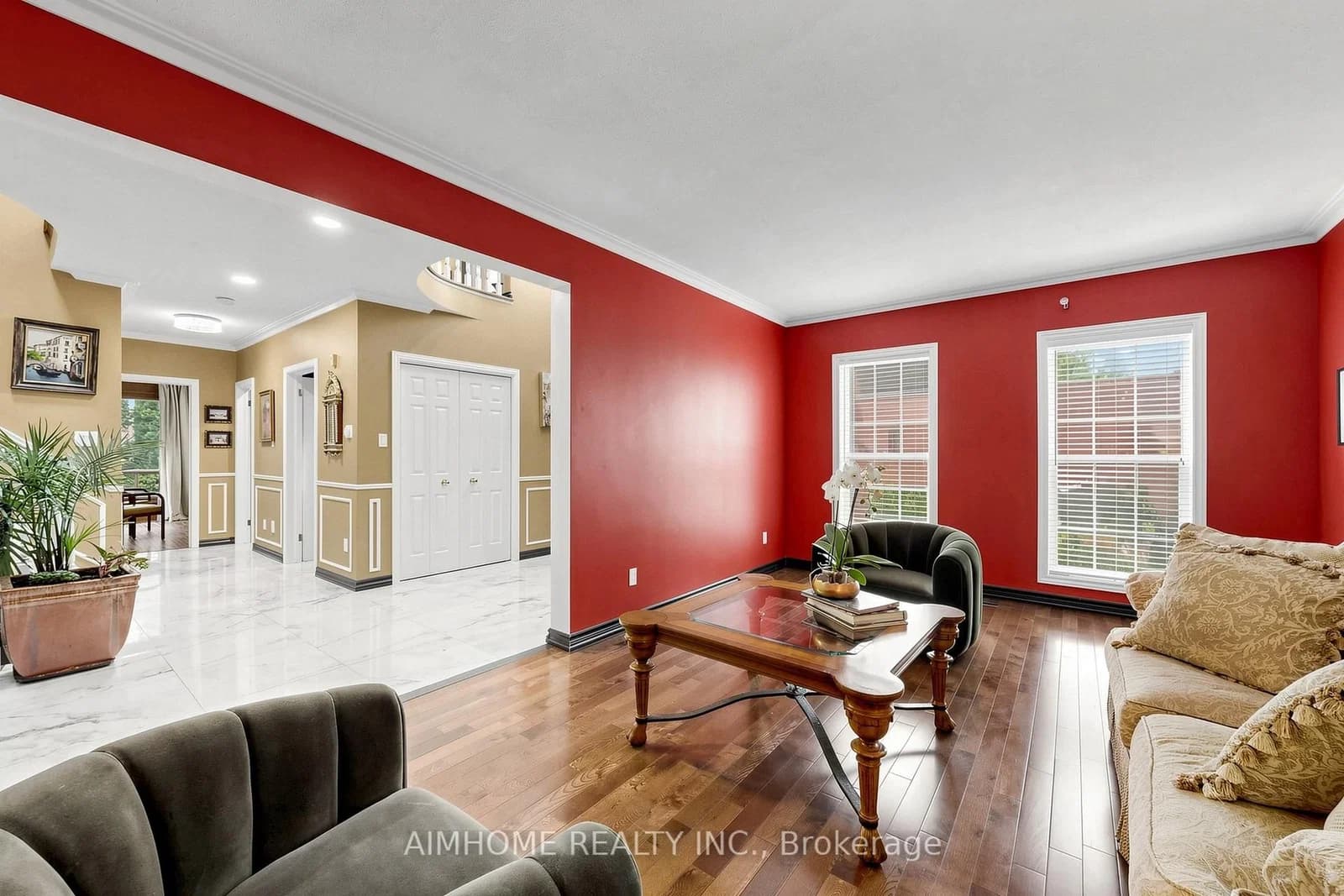 Clarinda Drive in Toronto · Bayview Village — photo 3