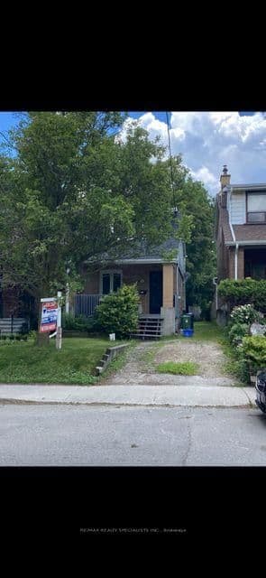 Photo of MAPLEWOOD Avenue in Toronto · Humewood-Cedarvale